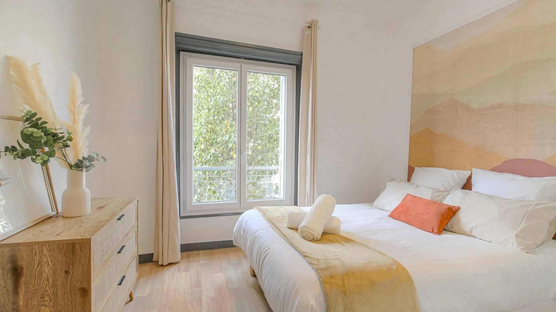 Ideal Pour Professionnels & Familles - Elegant & Apaisant - Balcon - Wifi Fibre - Face Cite Des Affaires Saint-Etienne  France