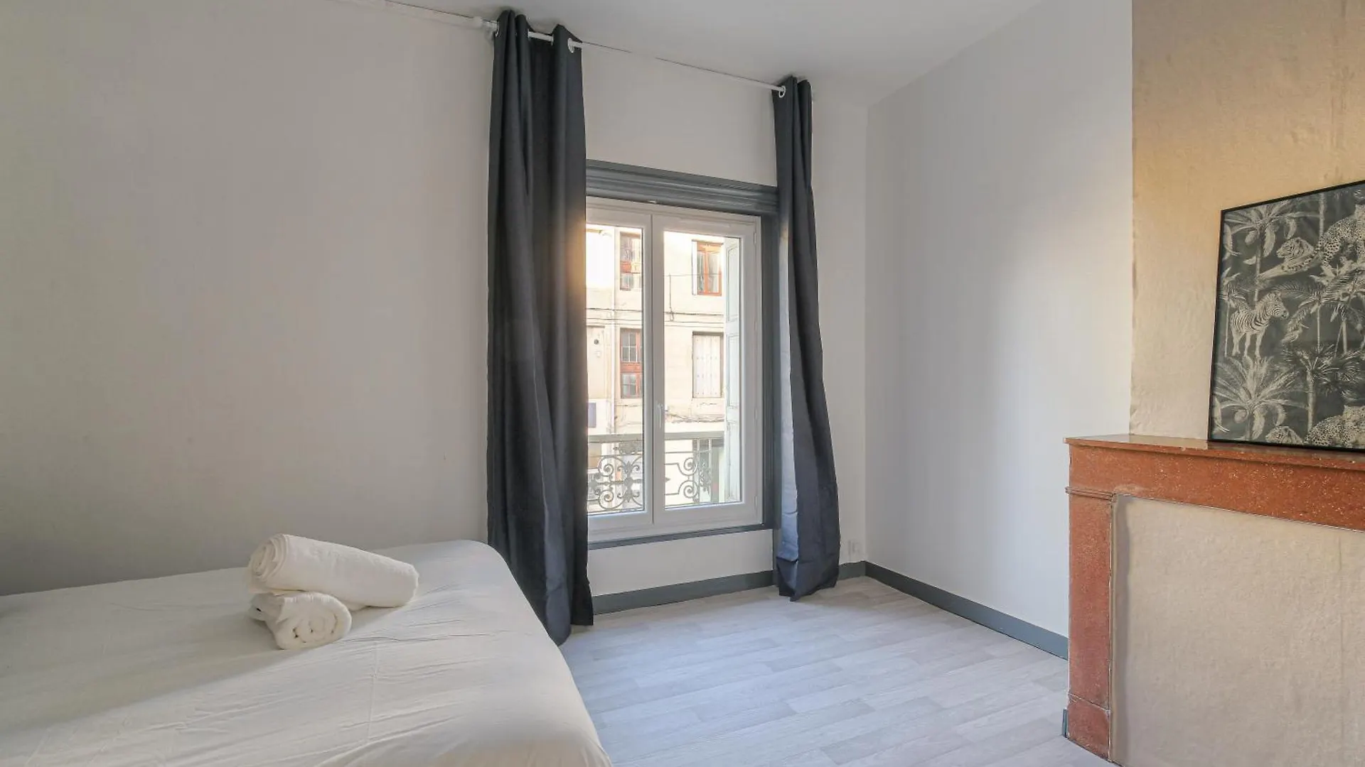 Ideal Pour Professionnels & Familles - Elegant & Apaisant - Balcon - Wifi Fibre - Face Cite Des Affaires Saint-Etienne  0*, Saint-Etienne (Loire) France