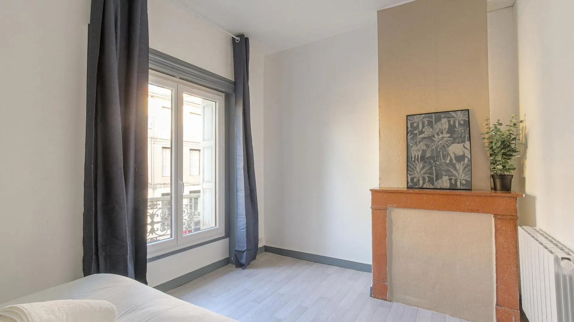 Ideal Pour Professionnels & Familles - Elegant & Apaisant - Balcon - Wifi Fibre - Face Cite Des Affaires Saint-Etienne