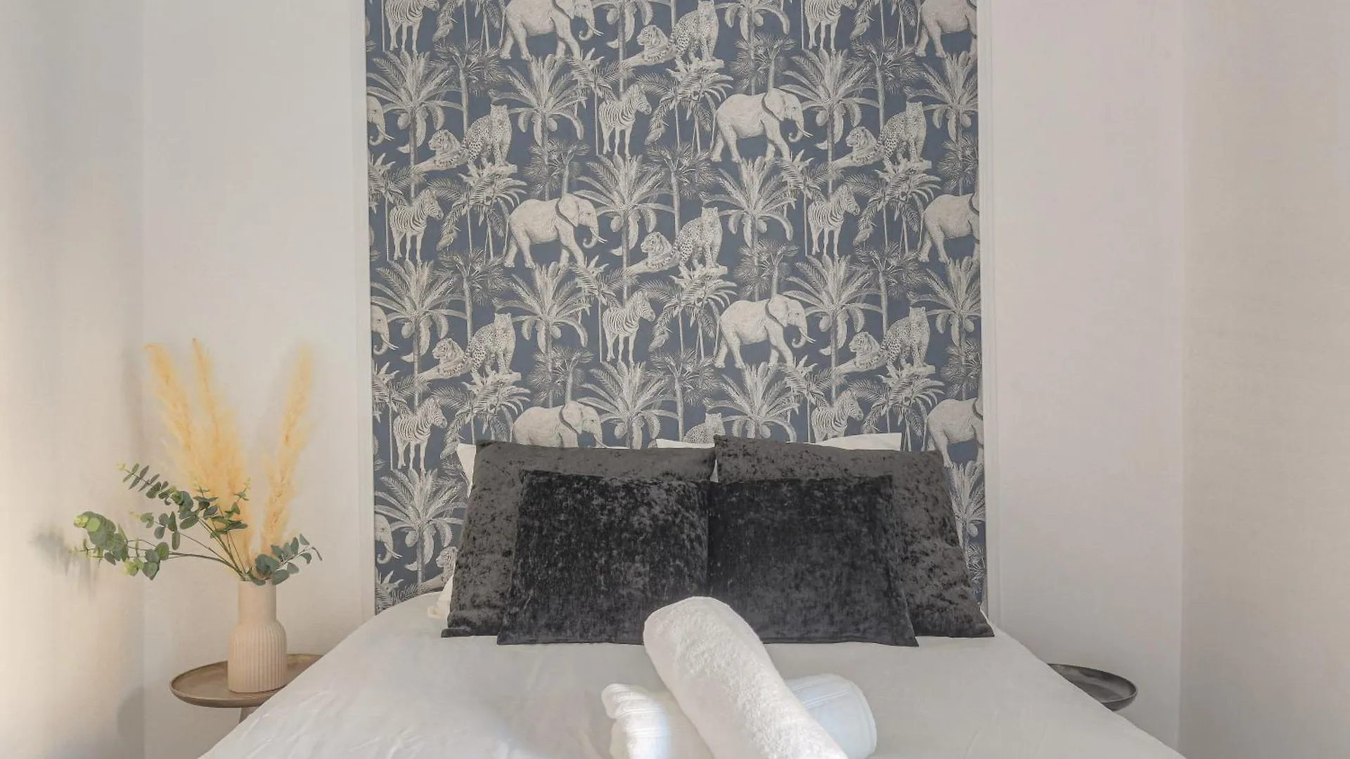 Apartment Ideal Pour Professionnels & Familles - Elegant & Apaisant - Balcon - Wifi Fibre - Face Cite Des Affaires Saint-Etienne